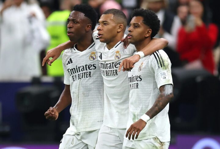 Vinícius Júnior e Mbappé sofrem ataques racistas durante jogo do Real Madrid