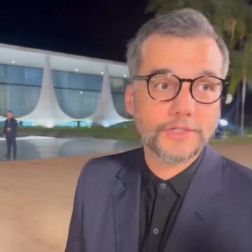 Wagner Moura exalta governo Lula após sessão especial de “O Agente Secreto” em Brasília