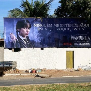Netflix inova e escolhe sertão da Bahia para divulgar série “Wandinha”
