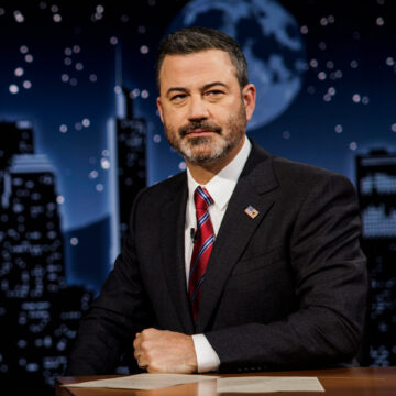 Jimmy Kimmel retorna à TV após suspensão por comentários sobre morte de Charlie Kirk