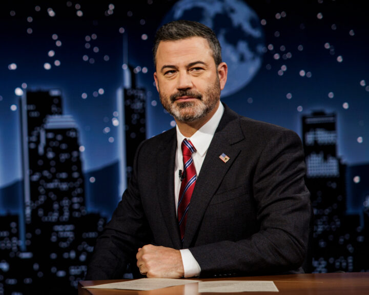 Jimmy Kimmel retorna à TV após suspensão por comentários sobre morte de Charlie Kirk