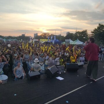 Saulo Fernandes leva 14 mil pessoas ao Brazilian Day Japan 2025 no Toyota Stadium