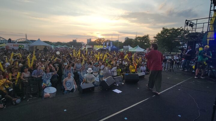 Saulo Fernandes leva 14 mil pessoas ao Brazilian Day Japan 2025 no Toyota Stadium