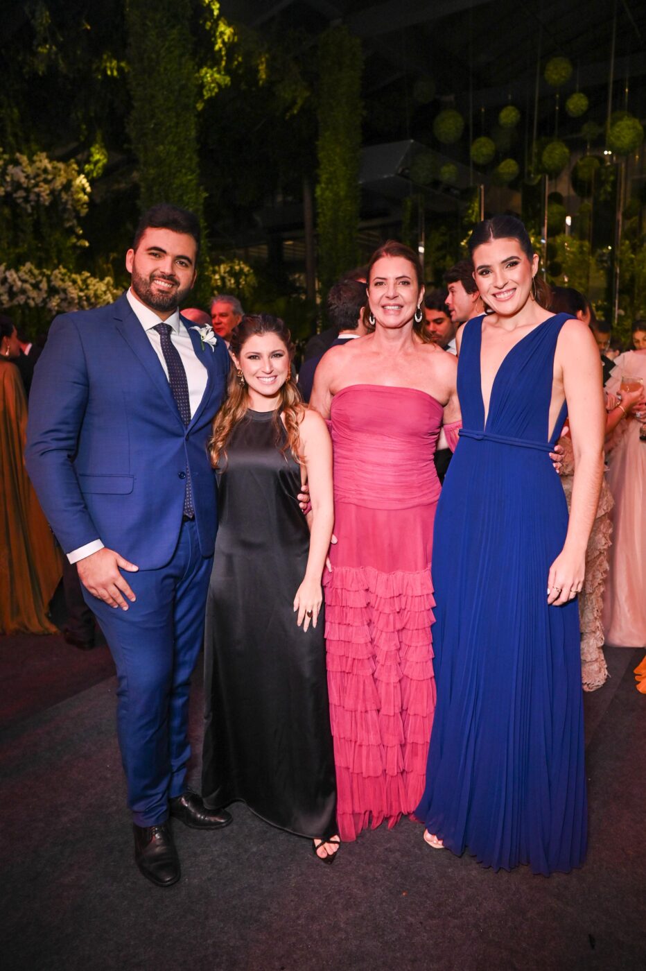 Daniel Gedeon, Mariana Issa, Emiliana e Larissa Gedeon