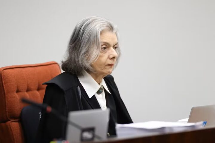 Voto de Cármen Lúcia no STF pode definir destino de Bolsonaro e outros réus