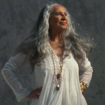GloboNews exibe entrevista especial com Maria Bethânia neste sábado (6)