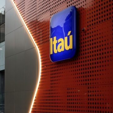 Itaú demite funcionários ligados ao trabalho remoto e alega baixa produtividade