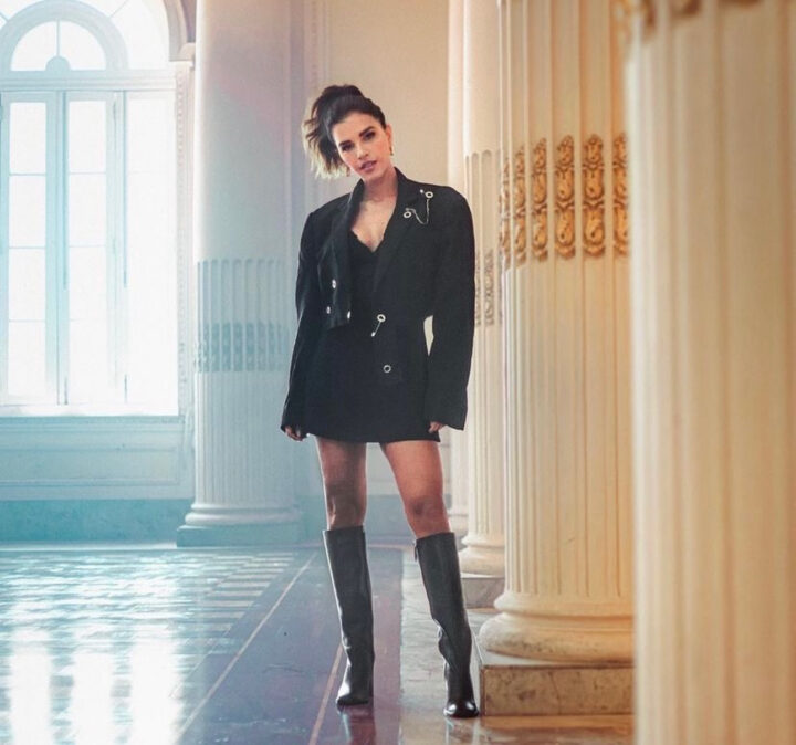 Mariana Rios usa blazer feito por Bianca Alecrim — Foto: Reprodução/Instagram