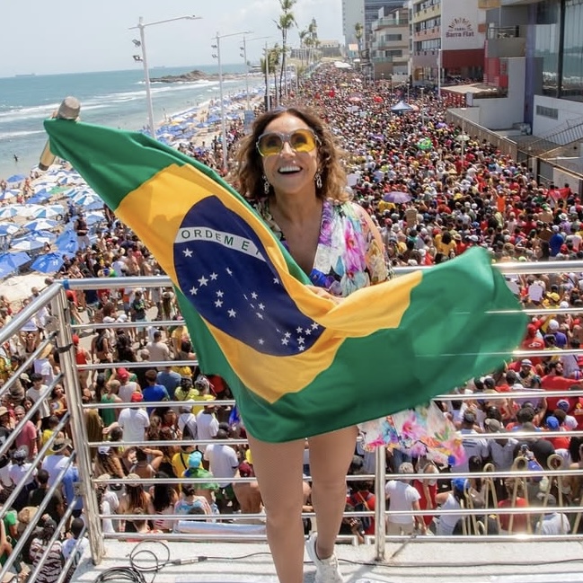 Daniela Mercury comemora marco inédito no Instagram após ato contra PEC da Blindagem