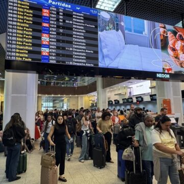 Aeroporto Santos Dumont reabre pista após 12 horas de paralisação