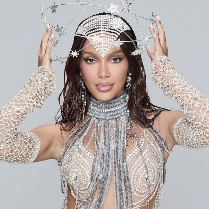 Anitta revela novos figurinos dos Ensaios 2026 com tema inspirado no Cosmos; vem ver