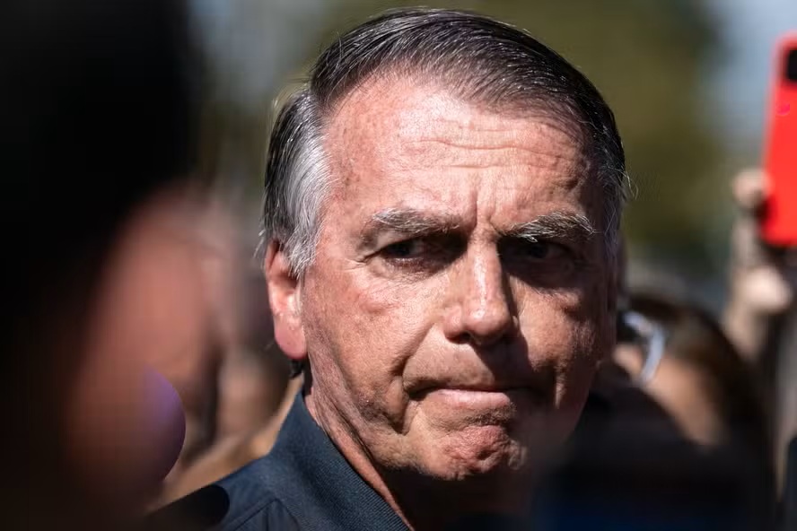 Em prisão domiciliar, Bolsonaro pede autorização ao STF para cirurgia de retirada de lesões na pele