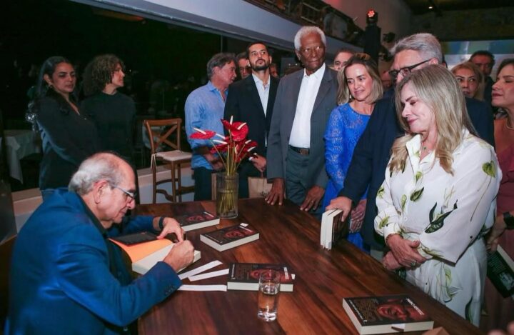 Mário Kertész lança autobiografia em Salvador com sessão de autógrafos aberta ao público