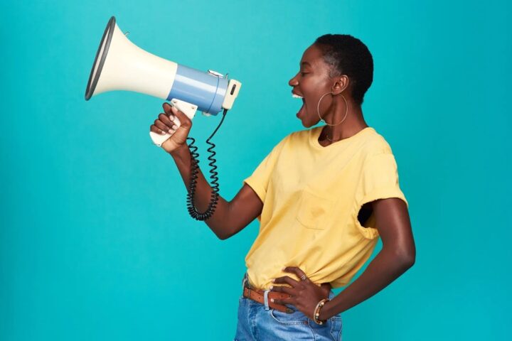 Estudo aponta crescimento de mulheres e negros em campanhas digitais, mas alerta para estereótipos e grupos sub representados