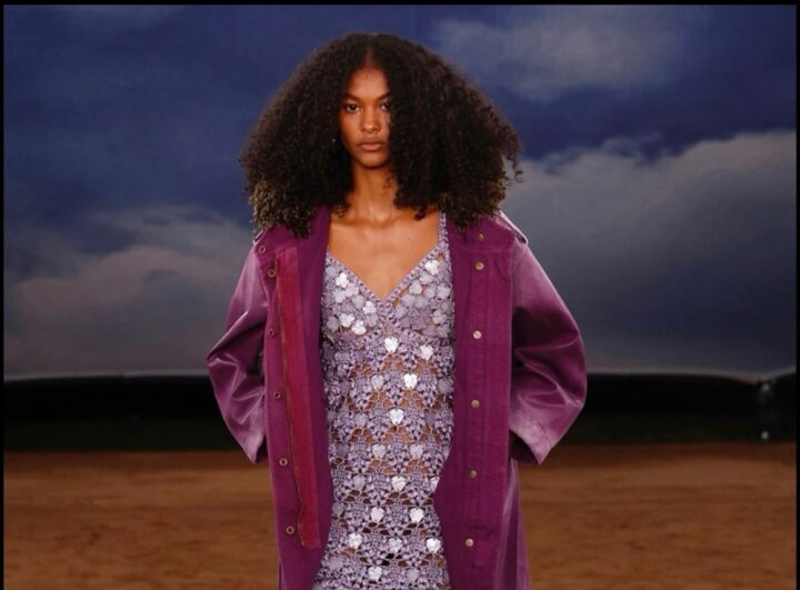 De Sussuarana para o mundo: modelo baiana estreia na London Fashion Week desfilando pela Burberry