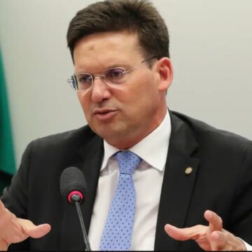 ‘Não é processo judicial, é vingança’, diz João Roma sobre condenação de Bolsonaro