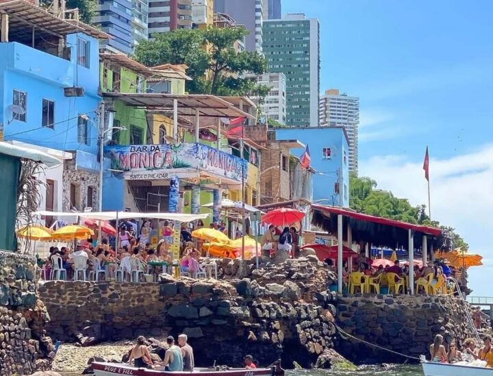 Bar da Mônica, na Gamboa, suspende funcionamento devido ao mar agitado