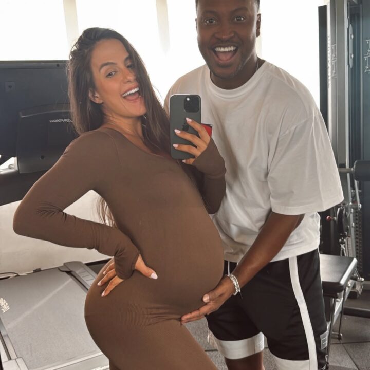 Grávida do cantor Thiaguinho, Carol Peixinho revela curiosidades sobre a gestação: “Me emociono todos os dias”