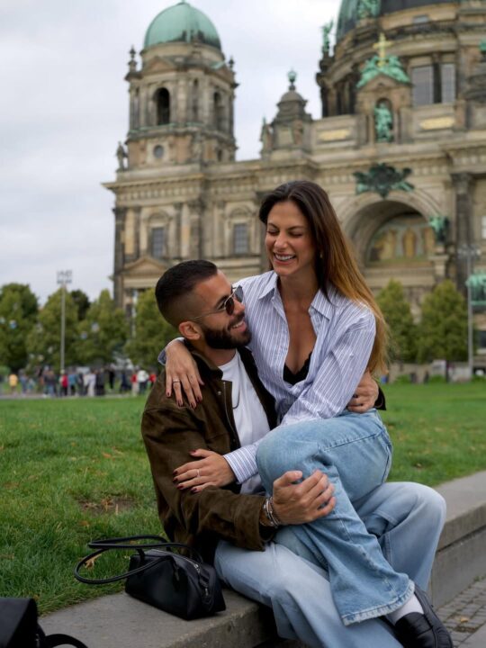 Mari Gonzalez e Pipo Marques posam em clima de romance na Alemanha; veja
