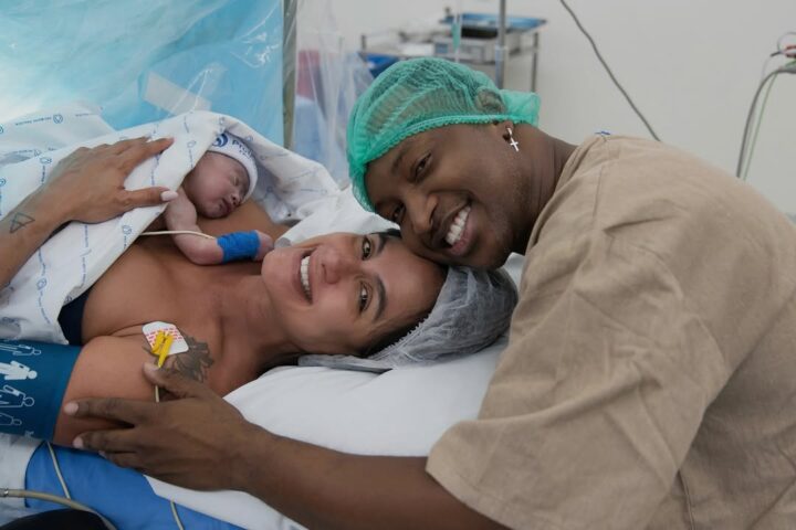 De surpresa, Thiaguinho lança música em homenagem a Carol Peixinho e ao filho Bento