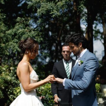 Lara Silva e Julinho Casares compartilham registros especiais da cerimônia de casamento; veja