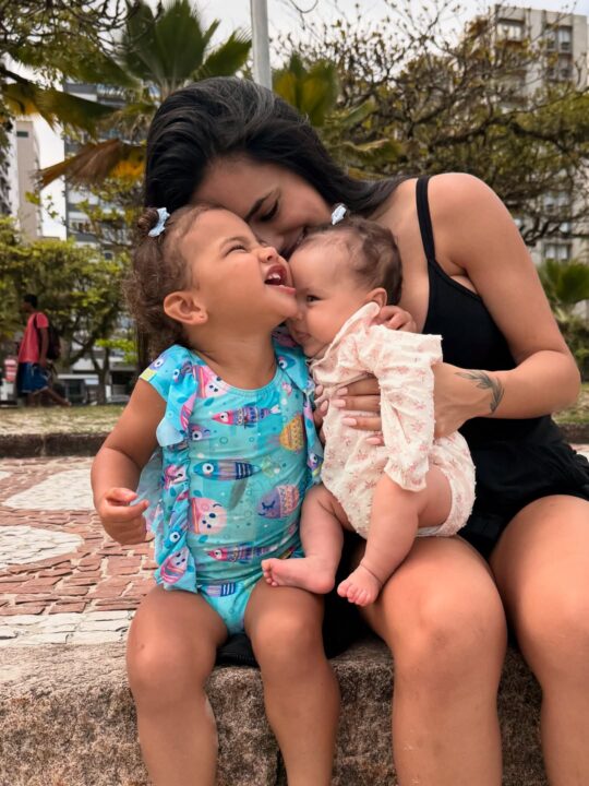 Bruna Biancardi compartilha novos registros das filhas Mavie e Mel e arranca elogios do público