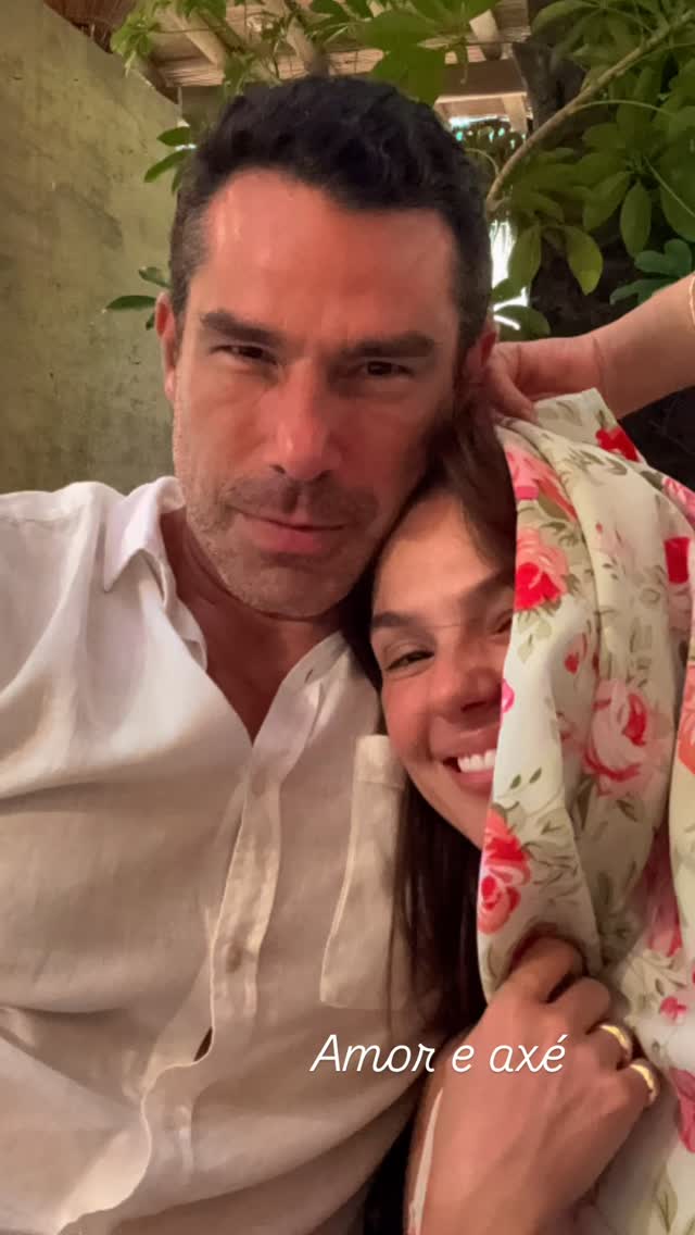 Isis Valverde compartilha clique romântico com Marcus Buaiz em Salvador: “Amor e axé”