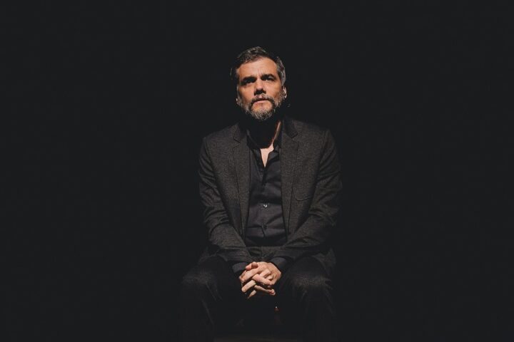 Peça com Wagner Moura inicia venda de ingressos para sessões extras em Salvador