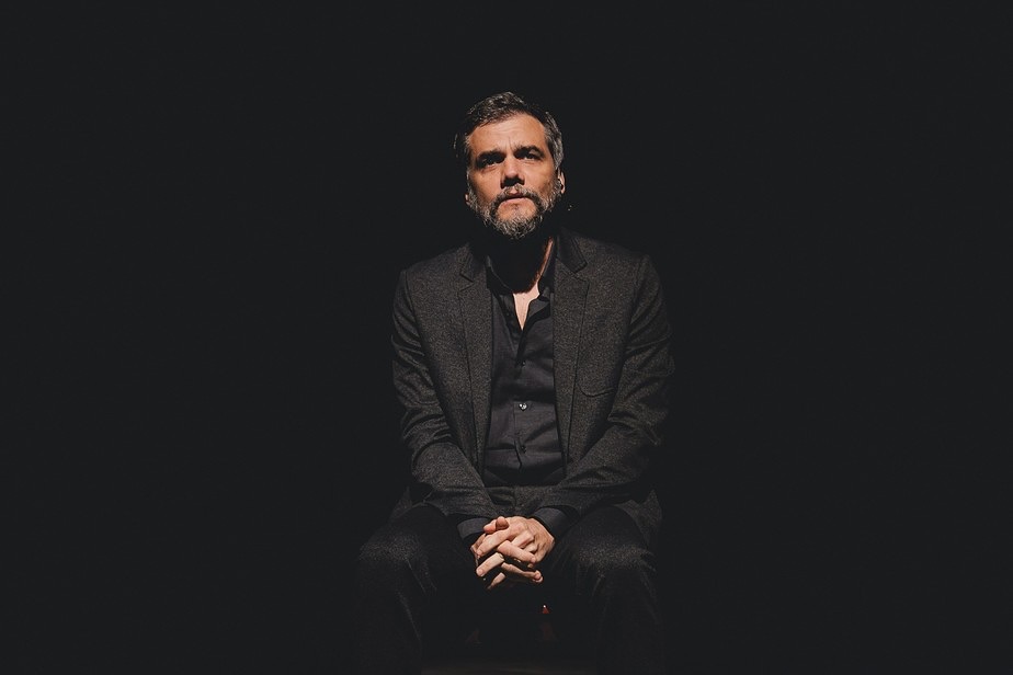 Peça com Wagner Moura inicia venda de ingressos para sessões extras em Salvador