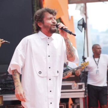 Saulo Fernandes antecipa o clima de Verão em São Paulo com show vibrante e repleto de sucessos