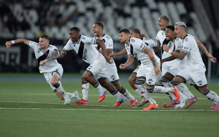Vasco vence Botafogo nos pênaltis e avança na Copa do Brasil