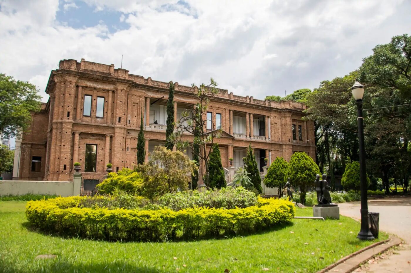 Pinacoteca celebra 120 anos com baile beneficente em parceria com a Chanel