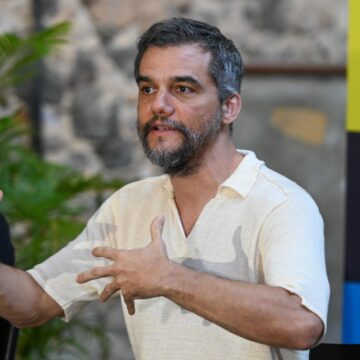 Wagner Moura revela conversas com Lázaro Ramos e Vladimir Brichta para gravar filme em Salvador