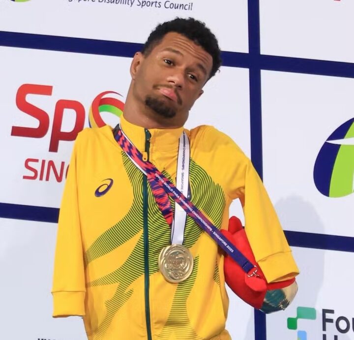 Gabrielzinho leva 3º ouro em Mundial, e Mariana Gesteira vence nos 100m costas