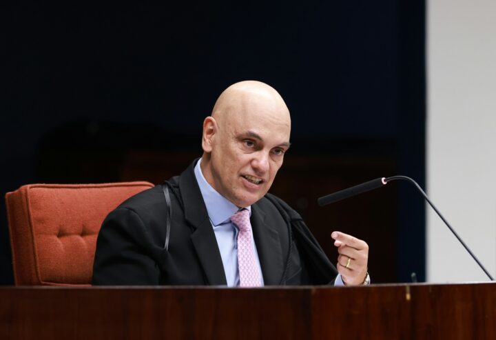 Moraes vota pela condenação de Jair Bolsonaro e aliados por tentativa de golpe de Estado