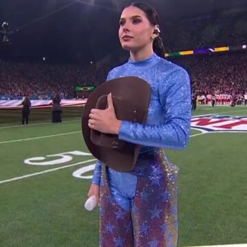 Ana Castela emociona ao cantar Hino Nacional no jogo da NFL em São Paulo. Confira o vídeo