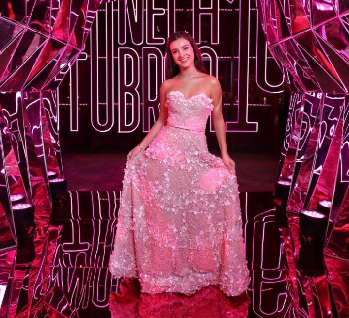 Com presença de famosos, Antonela Braga faz festão para comemorar 16 anos
