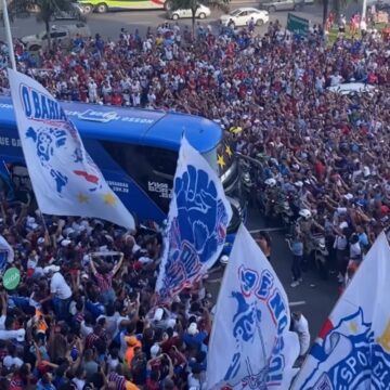 Copa do Nordeste: time do Bahia é recebido com festa da torcida na Fonte Nova