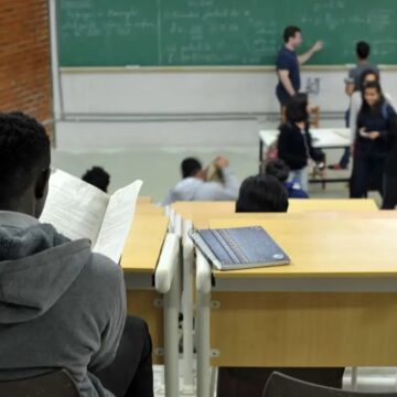 Menos de 40% dos alunos valorizam professor, revela pesquisa