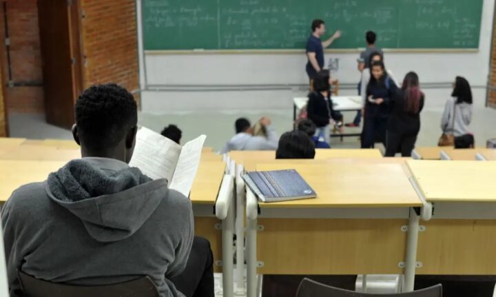 Menos de 40% dos alunos valorizam professor, revela pesquisa