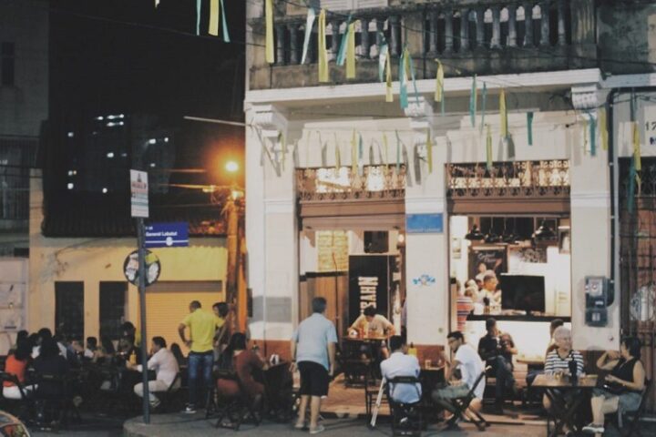 Bar em Salvador faz promoção de cerveja para celebrar condenação de Bolsonaro