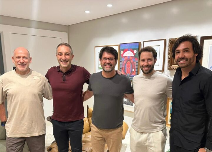 CEO da Liga do Catar é recebido por Guilherme Bellintani em Salvador para discutir investimentos no futebol brasileiro; veja fotos