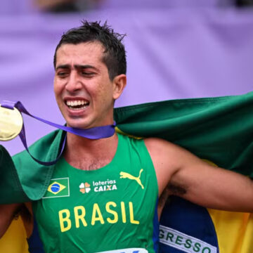 Ouro! Caio Bonfim é campeão mundial nos 20km da marcha atlética