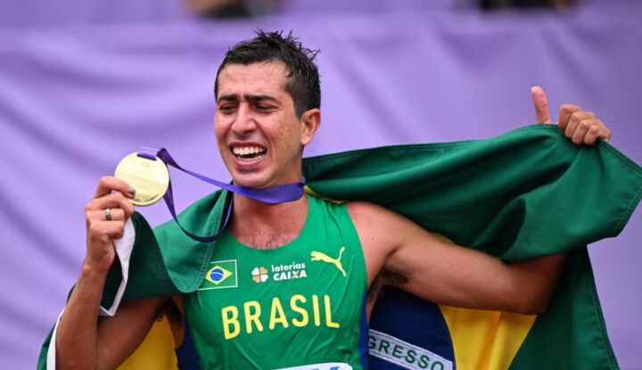 Ouro! Caio Bonfim é campeão mundial nos 20km da marcha atlética