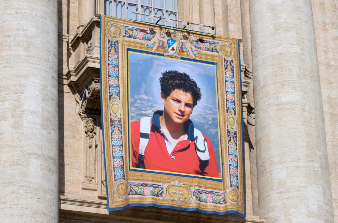 1º santo da geração millennial: Carlo Acutis é canonizado no Vaticano