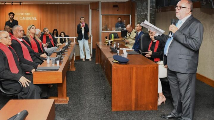 Assembleia Legislativa da Bahia entrega títulos de Doutor Honoris Causa a capelães baianos