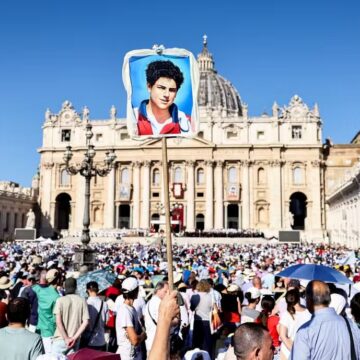 Carlo Acutis é canonizado no Vaticano e se torna o primeiro santo millennial