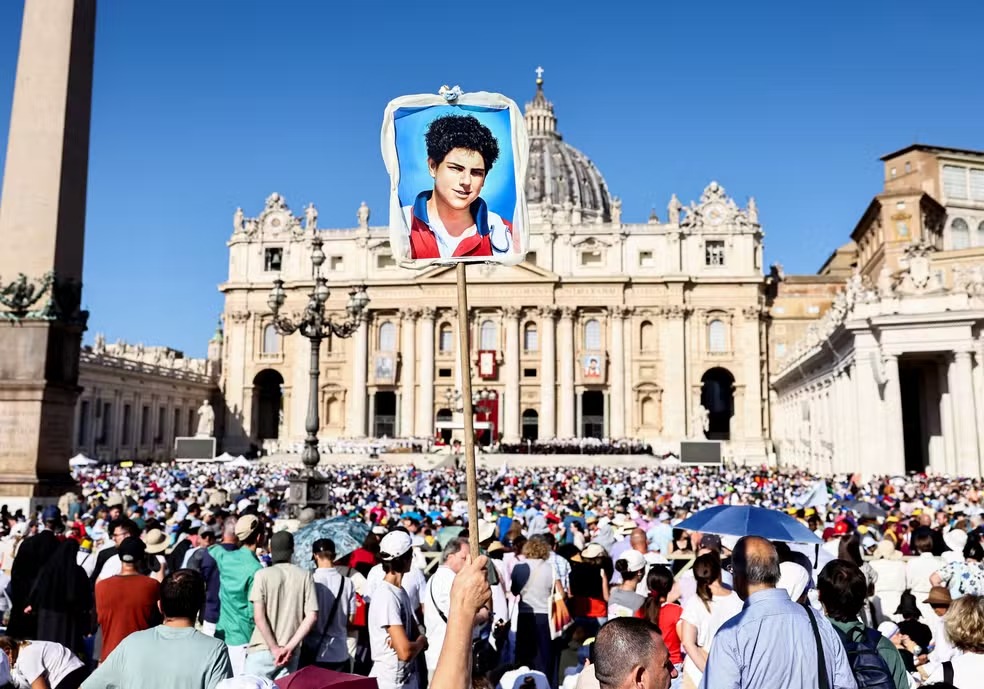 Carlo Acutis é canonizado no Vaticano e se torna o primeiro santo millennial
