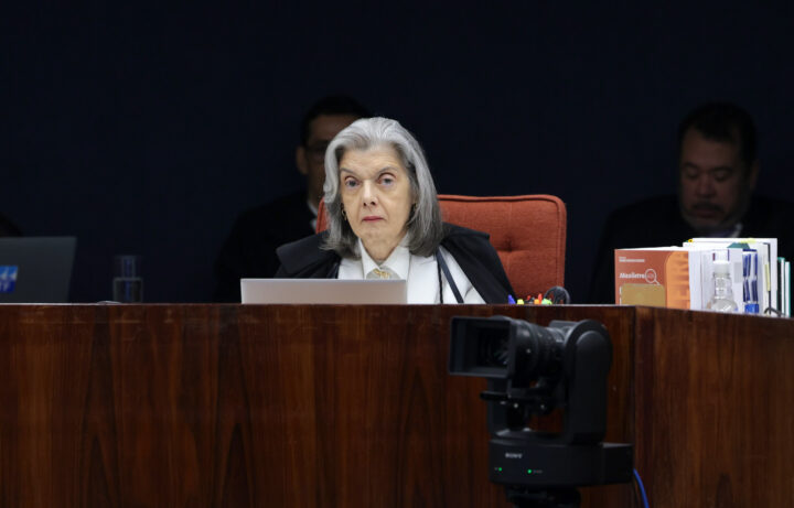 Voto de Cármen Lúcia é adiado após extensa fala de Fux; saiba quando começa a sessão