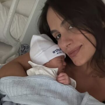Carol Peixinho posta foto com o filho Bento: ‘Nosso grude’
